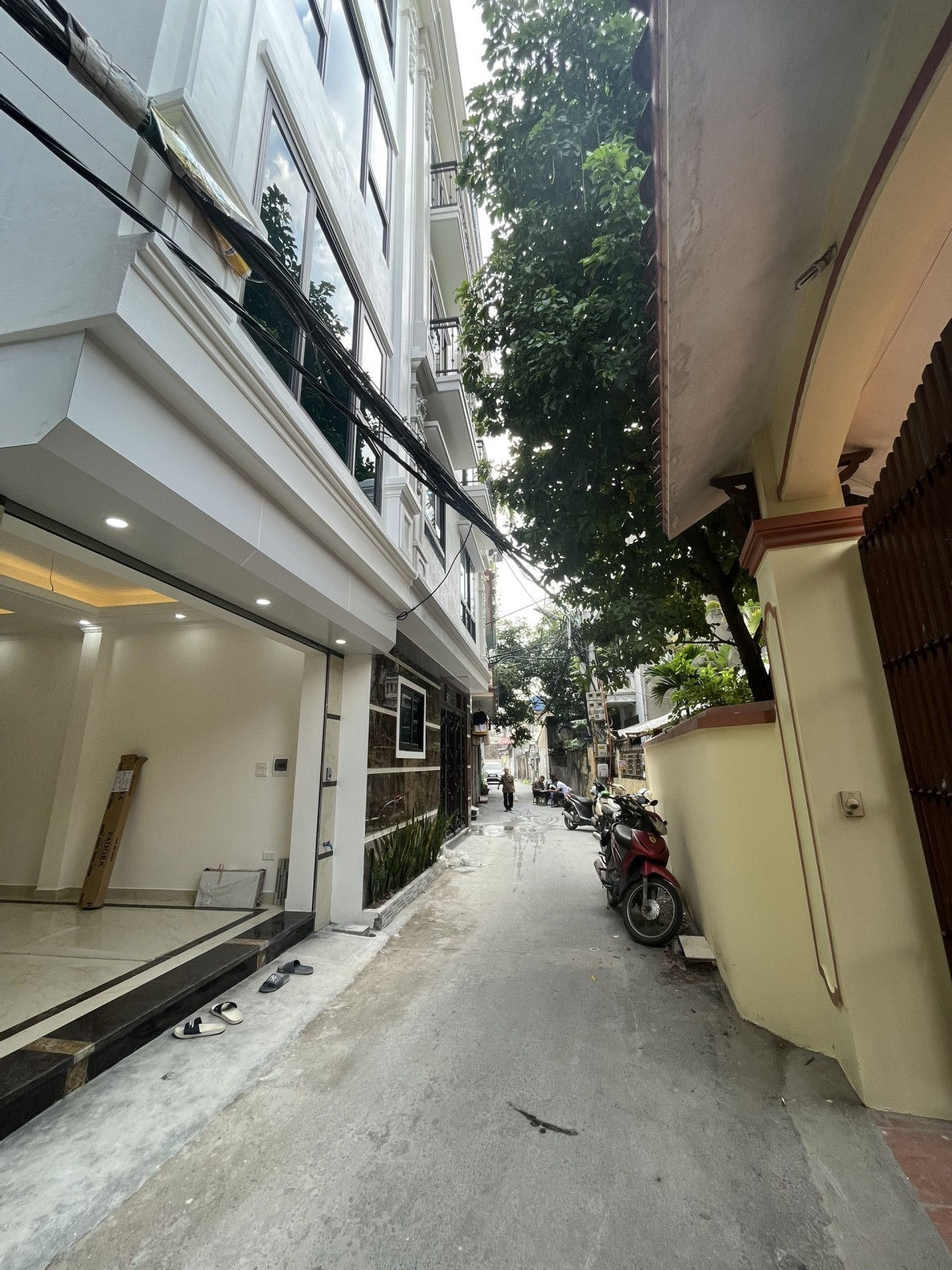 Cần Bán nhà Phố Phương ô tô đỗ cửa Full nội thất 42m 5tầng MT 3,7m Chỉ 6 tỷ LHCC.