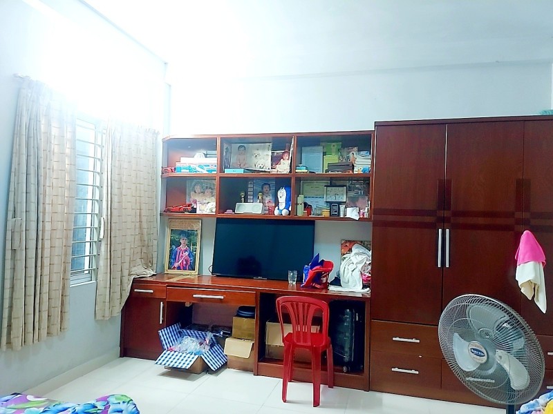 Bán gấp nhà sát mặt tiền Phạm Văn Hai, Tân Bình, 5.1x11, 3PN, chỉ 5 tỷ nhỉnh.