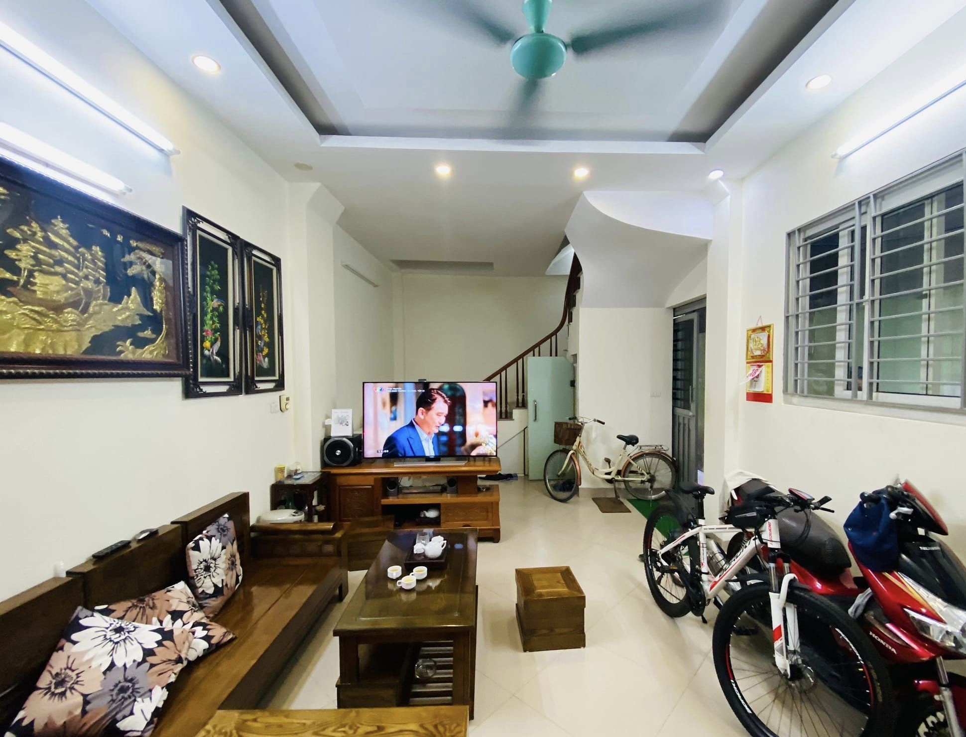 SIÊU PHẨM HẠ YÊN QUYẾT – DÂN XÂY 4 TẦNG, 51M2 – TIỆN KINH DOANH – 5.98 TỶ.