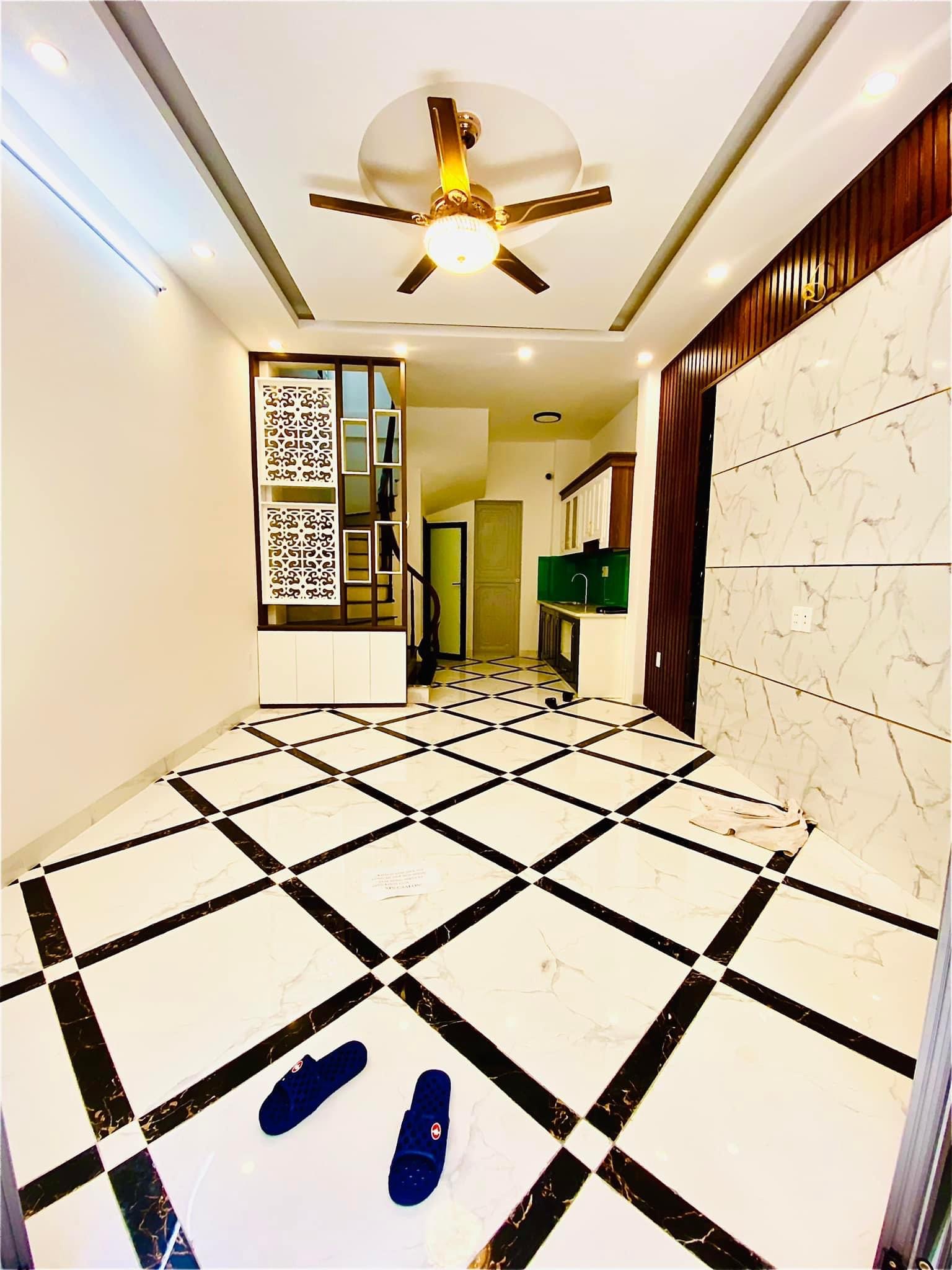 BÁN NHÀ 651 MINH KHAI QUẬN HAI BÀ TRƯNG - 30M 5 TẦNG MT 3.4M - NHỈNH 3 TỶ NGÕ THÔNG BA GÁC TRÁNH NHÀ XÂY MỚI ĐẸP.