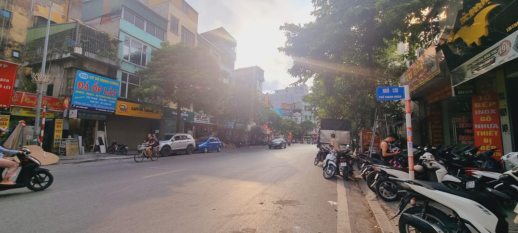 BÁN NHÀ MẶT PHỐ THANH NHÀN QUẬN HAI BÀ TRƯNG - 22M 4 TẦNG MT 4.6M - NHỈNH 7 TỶ MẶT TIỀN RỘNG VỈA HÈ RỘNG KINH DOANH NGÀY ĐÊM CHO THUÊ 20TR/THÁNG.