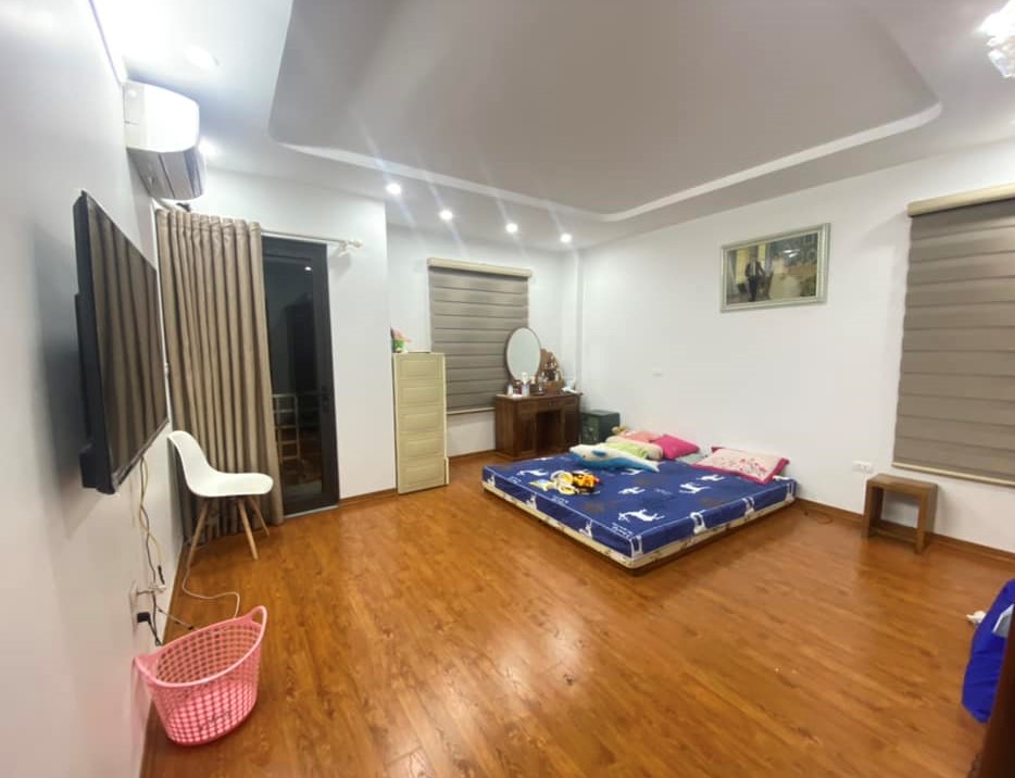 Bán nhà ngõ 23 Xuân La, LÔ GÓC, KINH DOANH sầm uất, diện tích 33,2 giá 5.45 tỷ.