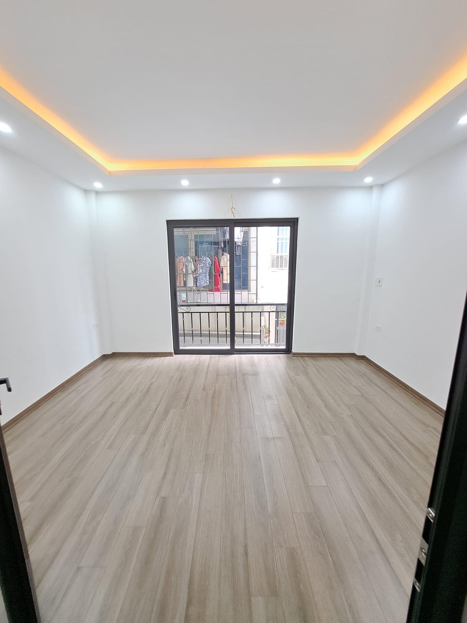 bán nhà phố Cát linh- Dt 50m2 x 3 tầng- giá bán nhanh chỉ 4,4tỷ- không quy hoạch.