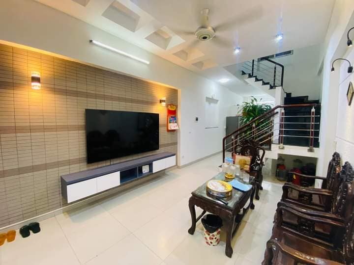 Bán nhà Lê Quý Đôn, phân lô, ô tô tránh, KD- Văn phòng, DT 52m, giá 6.2 tỷ.