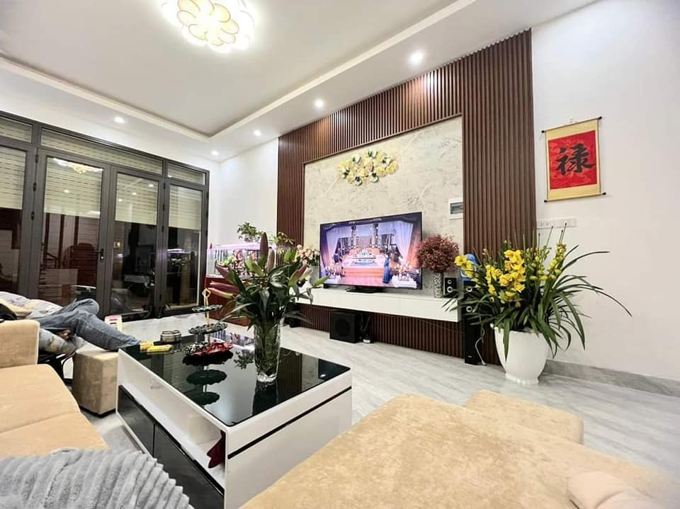 Bán nhà Ngô Thì Nhậm, 59m x 4 tầng hiện đại, dân tự xây, giá 6,5 tỷ.