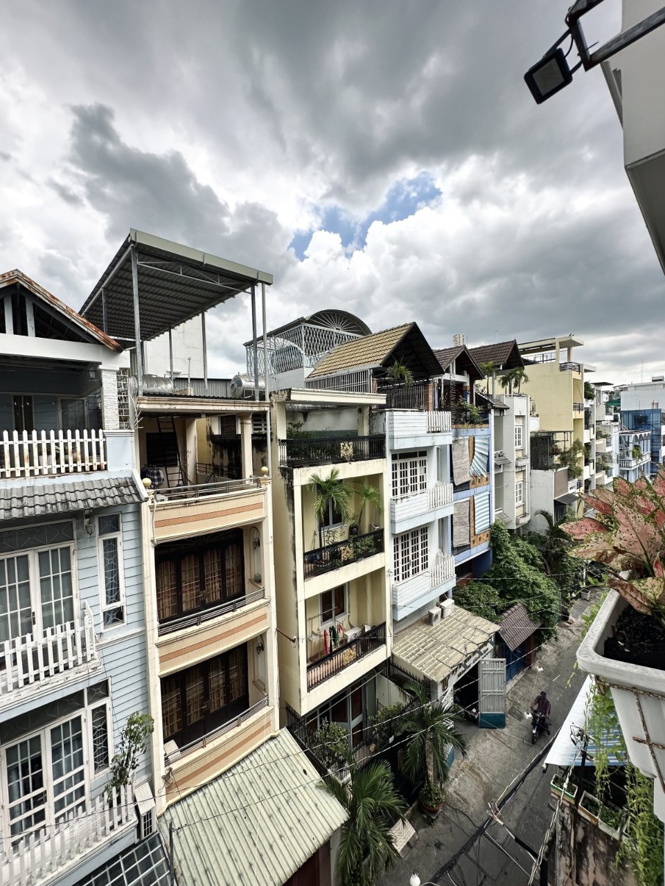 HXH Bàn Cờ Quận 3. 76m2 5 Tầng, Đẹp Lung Linh, Đáng Sống.