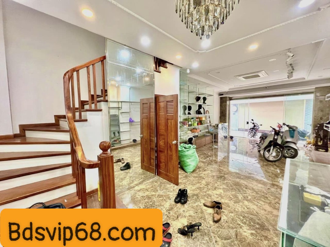 Cần bán nhà phố Lê Văn Lương, siêu phẩm vị trí, nội thất lung linh, 61m2 mặt tiền 5m giá 13.2 tỷ.