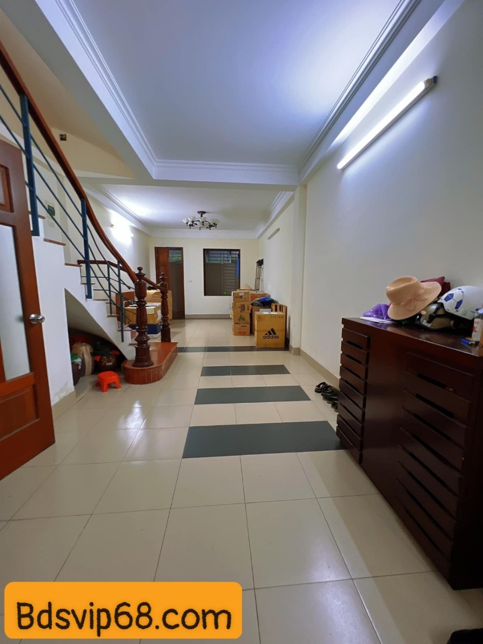 Bán nhà khu phân lô VIP phố Lê Văn Thiêm 60m2 mặt tiền 4m, 6 tầng giá 13.2 tỷ.