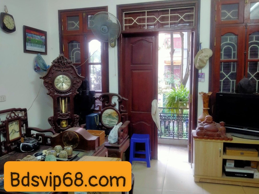 Bán nhà gần phố Chính Kinh, lô góc 3 mặt thoáng, 53m2 mặt tiền 4.5m 4 tầng chắc chắn giá chỉ 5.5 tỷ.