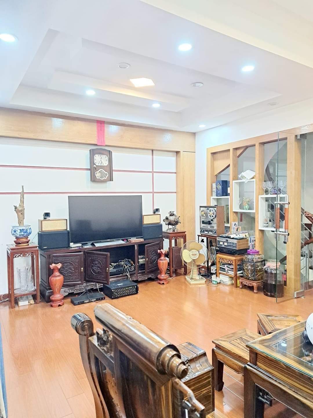 BÁN NHÀ ĐỘI CẤN ,QUẬN BA ĐÌNH,DT42M2×5T,MT5.7M,GIÁ 7.3TỶ,10M RA PHỐ , NHÀ ĐẸP ,HIẾM.