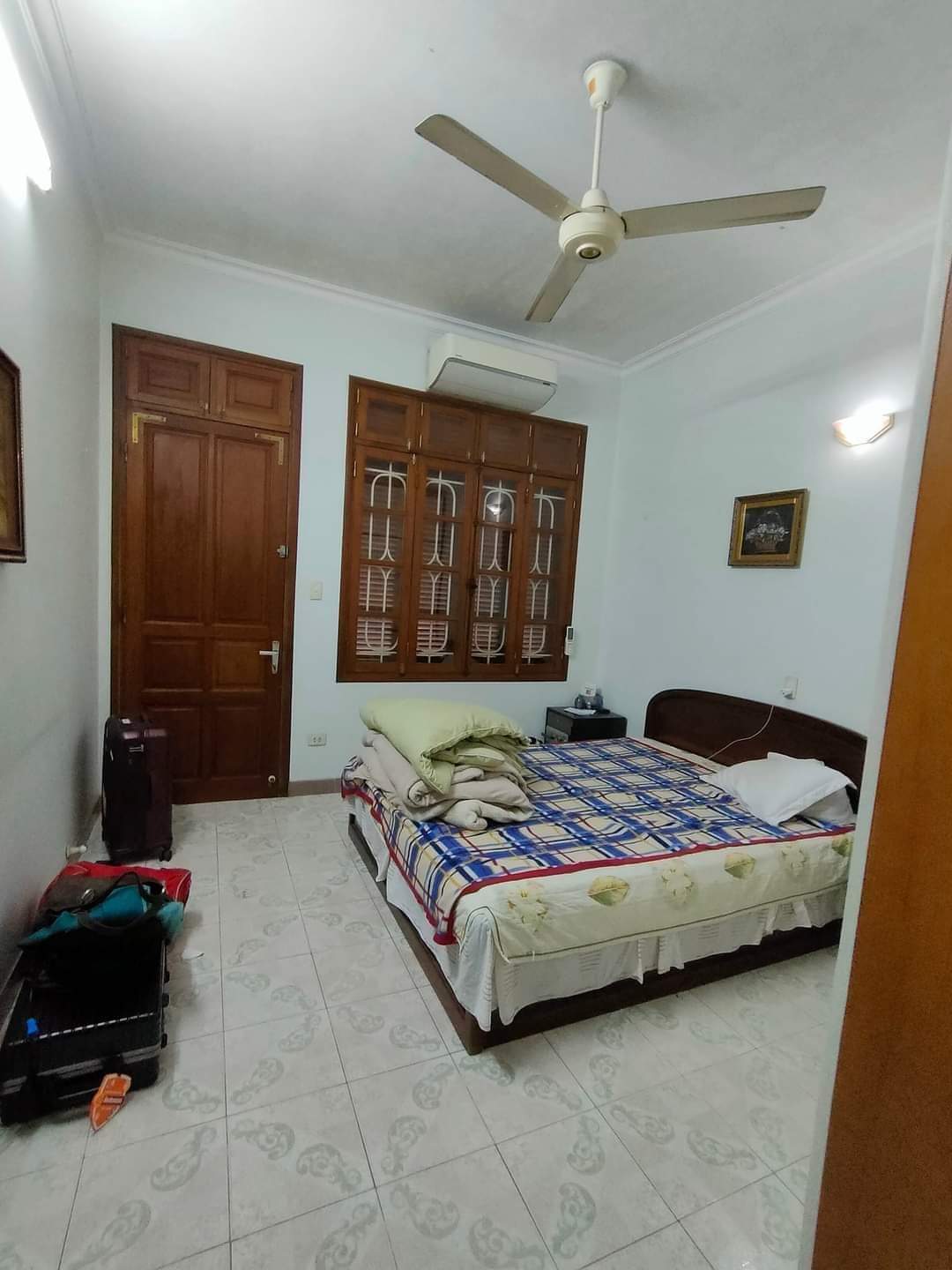 Bán nhà Ngõ Hòa Bình, Minh Khai, quận Hai Bà Trưng 38m 3T MT 4.2m, Giá 6.3 tỷ. Ôtô vào nhà, Cách phố MK chỉ 10m. Sổ vuông đẹp A4.
