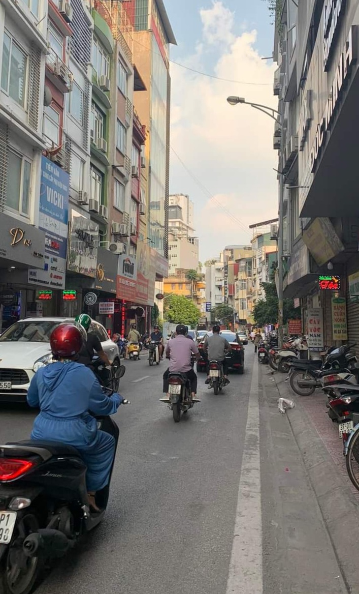 NHÀ BÁN MẶT PHỐ AN TRẠCH.VỈA HÈ.KD. DT 55M. 8 TẦNG. MT 7.5M. NHỈNH 29 TỶ. ĐANG CẦN BÁN GẤP. ĐỐNG ĐA.