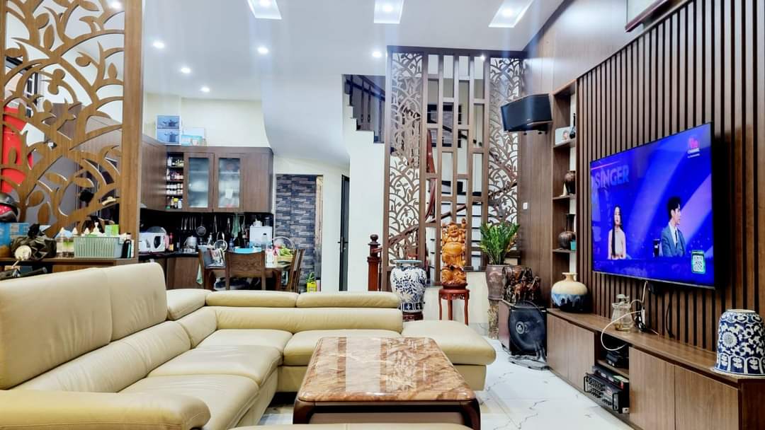 Bán nhà ngõ 206 Trương Định, Hai Bà Trưng 55m xv 5 Tầng , Giá 6.3 tỷ.Lô góc thoáng sáng, nhà mới đẹp,gần phố Trương Định.