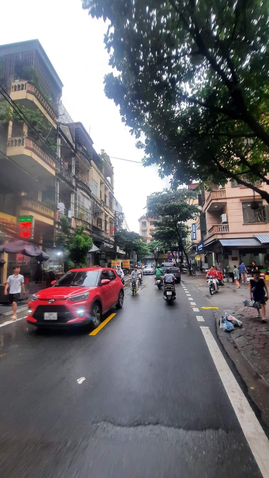 MẶT PHỐ VĂN QUÁN, VỈA HÈ RỘNG, KINH DOANH TỐT, NHỈNH 9 TỶ.