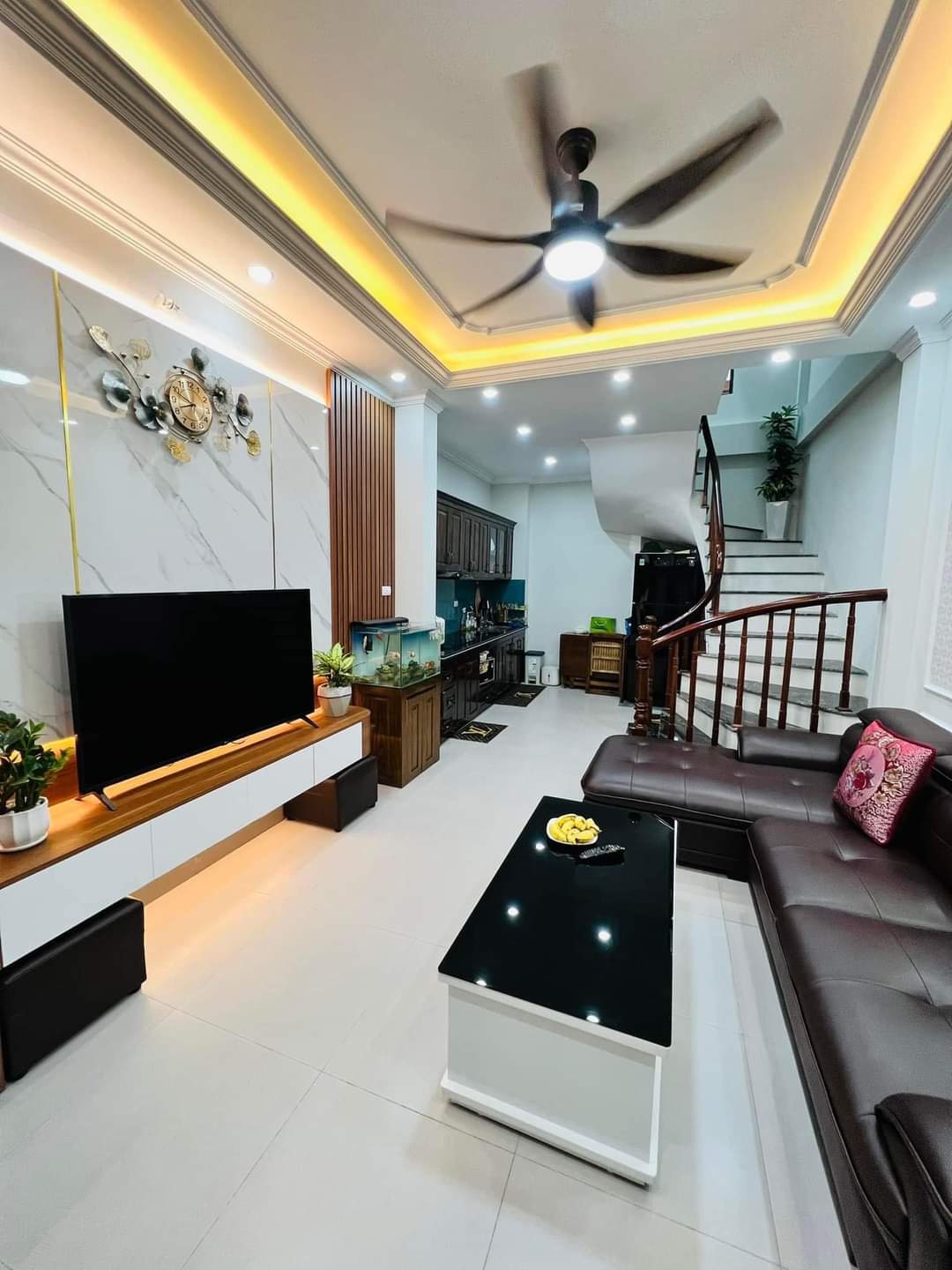 NHÀ CẬU EM, ĐANG CẦN BÁN GẤP CĂN LÔ GÓC, MẶT NGÕ LA NỘI CHỈ 3 TỶ.