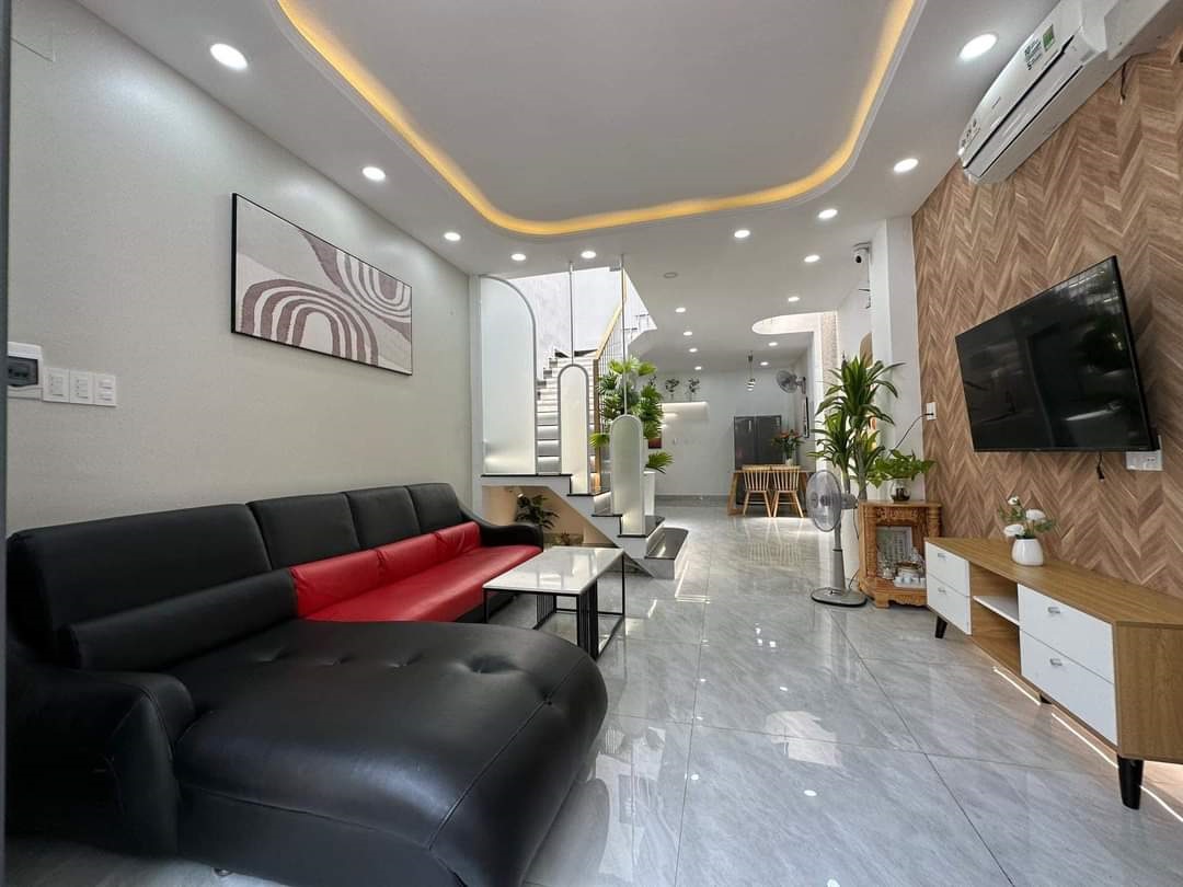 Mặt Tiền Kinh Doanh Hoà Hưng, Quận 10, 54m2, Nhinh3 200 triệu.