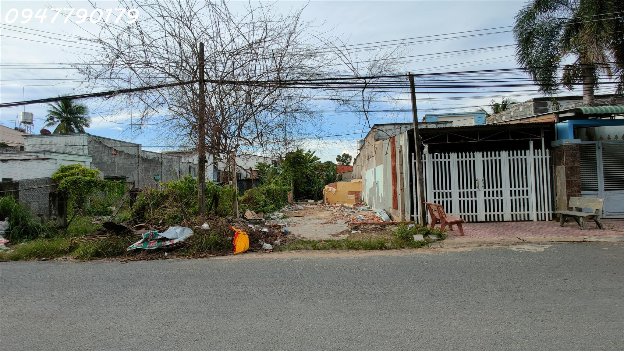 240 Triệu/M Ngang - Đất Mặt Tiền Đang Chờ Chủ Mới.