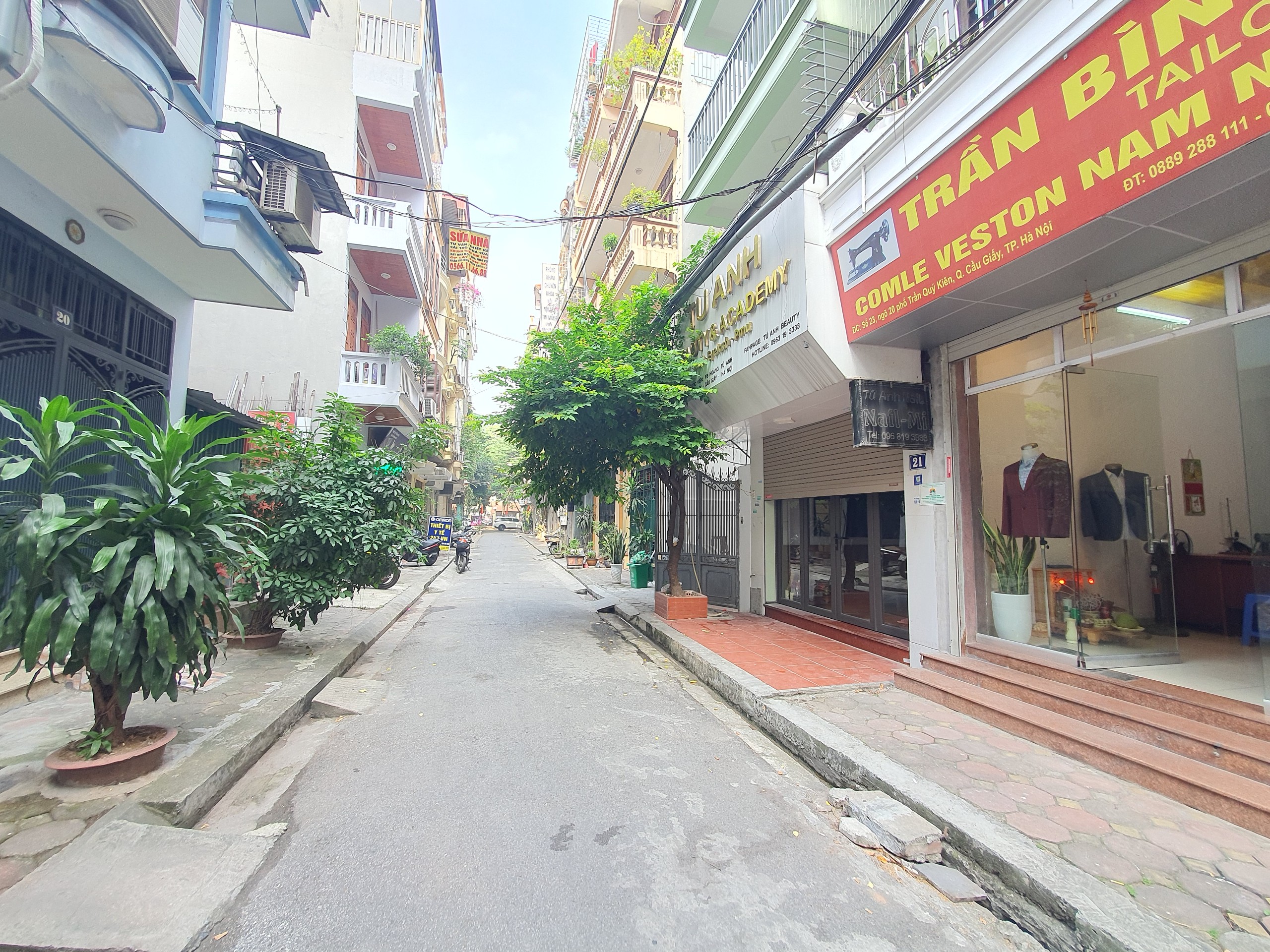 Mặt ngõ Phân lô Ô tô chạy vòng quanh trung tâm cầu giấy.Nhà mới - kinh doanh - khu vip.