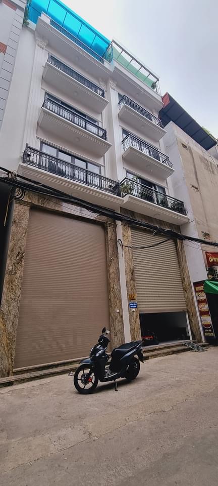 Cần bán toà nhà 8 tầng thang máy, KD, ô tô vào, 60m, ngõ gốc đề, HM, HN.