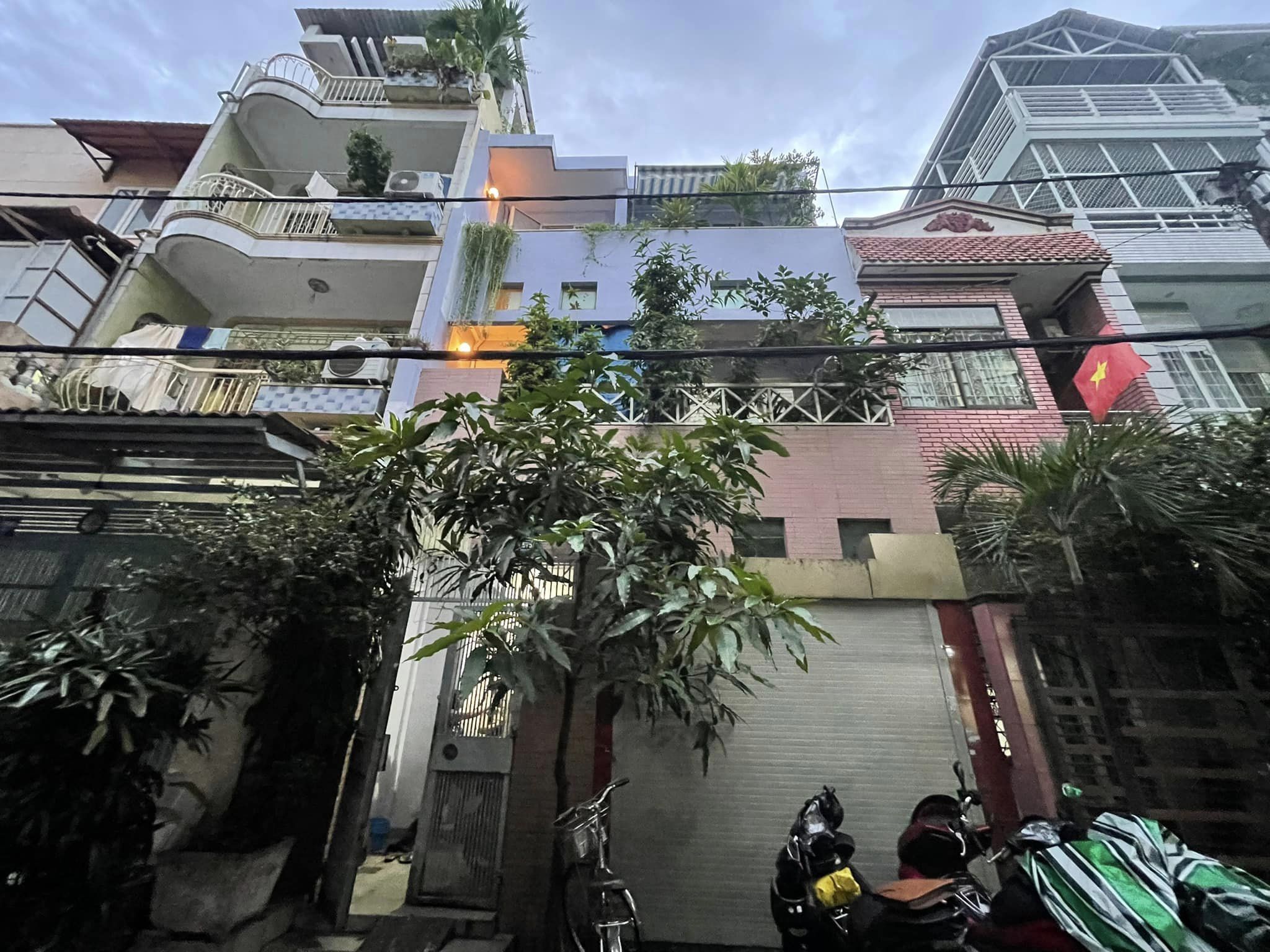 Biệt Thự Nguyễn Thiện Thuật Quận 3, 3 Tầng Ngang 8m Bề Thế, Gấp Bán.