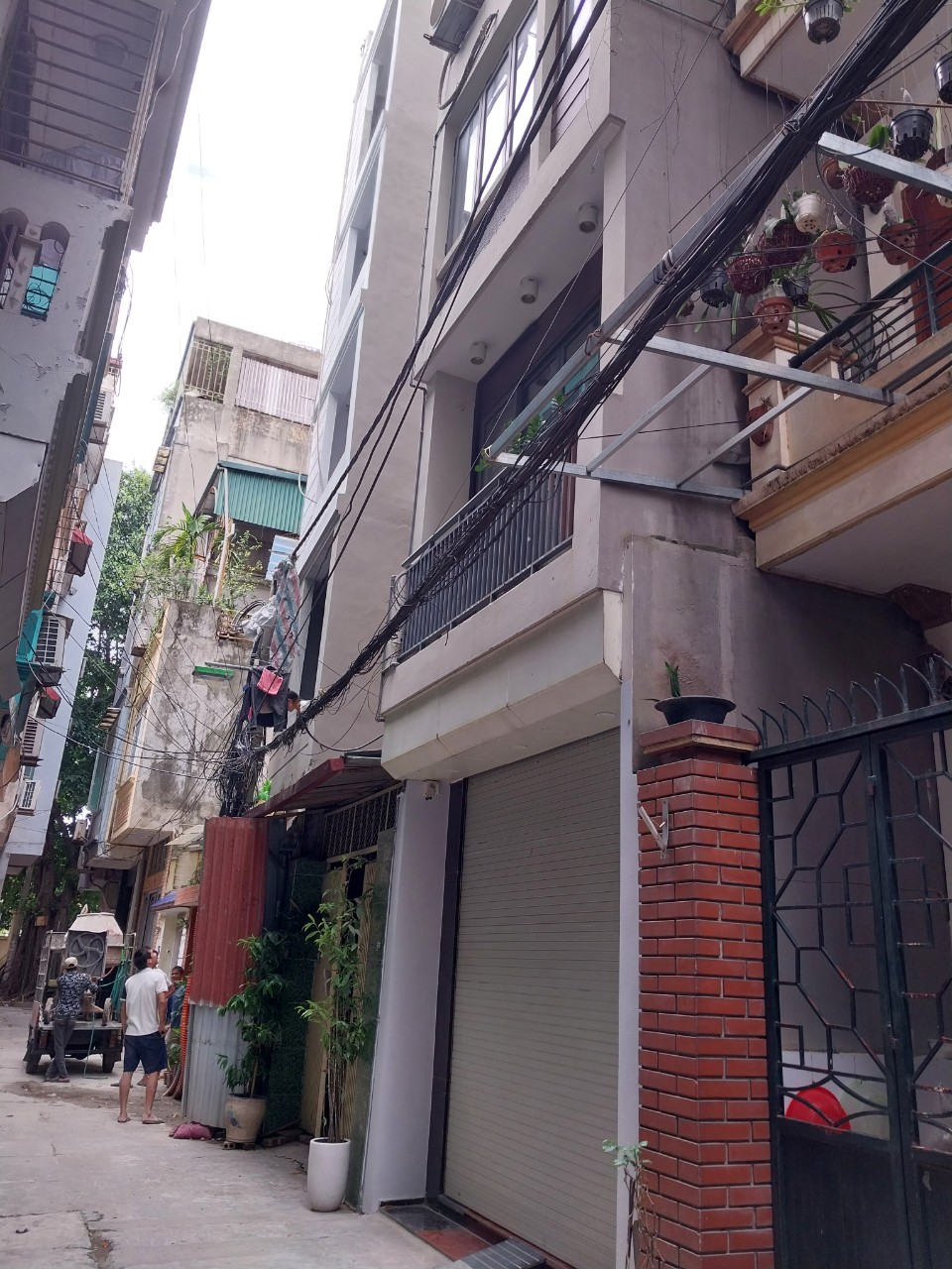 TRUNG TÂM CẦU GIẤY - NHÀ ĐẸP DÂN XÂY – GẦN PHỐ - Ô TÔ ĐỖ CỔNG – TIỆN ÍCH NGẬP TRÀN – 5 TẦNG, 55M2, 8.6 TỶ.