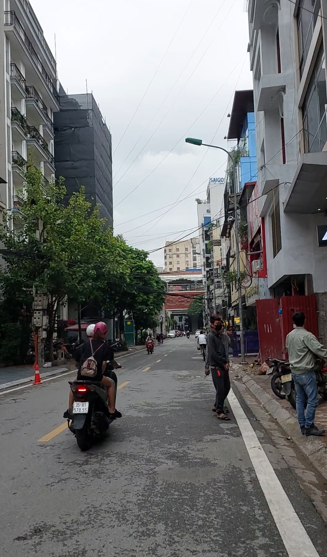 Bán đất tặng nhà mặt phố Nguyễn Hy Quang - mt 8m - giá 40 tỷ ( LH: 0936306563 )