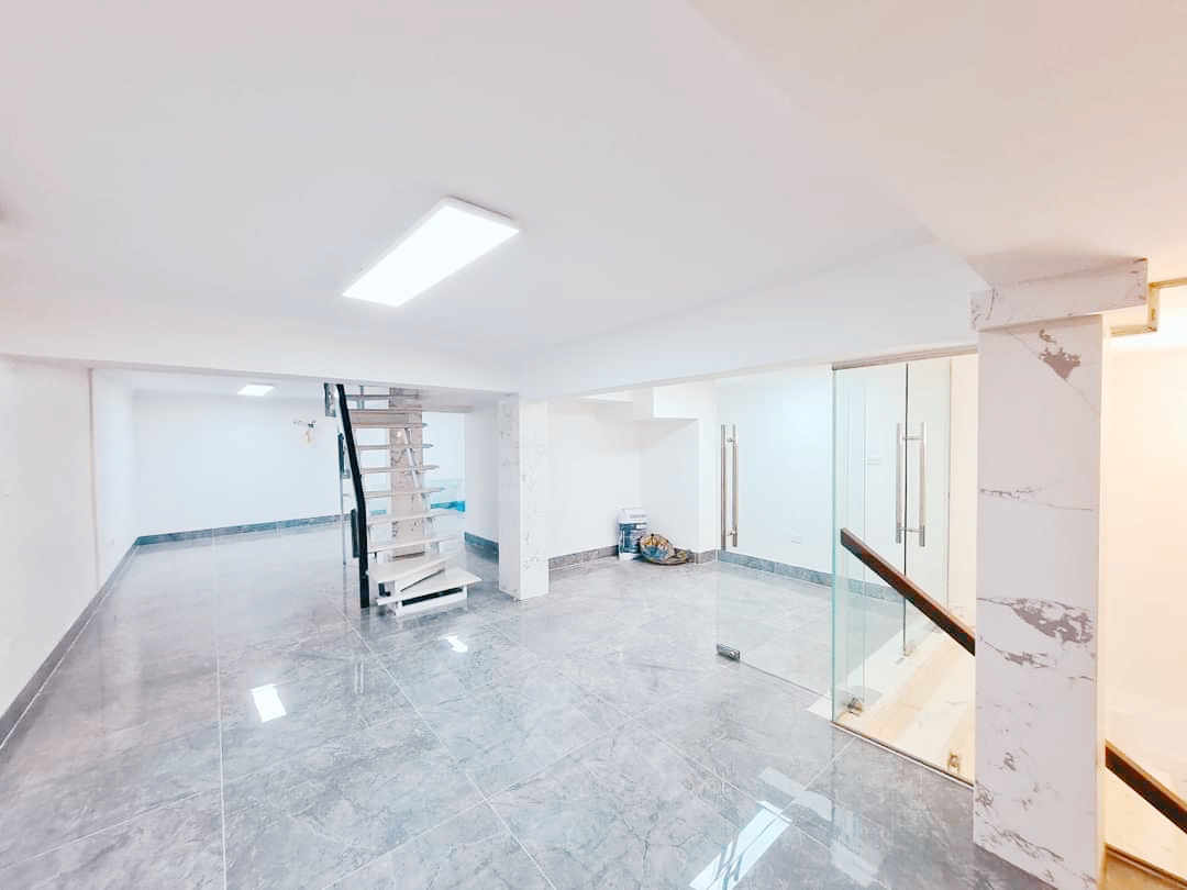 Bán nhà mặt đường Khuất Duy Tiến - Diện tích 100m2 - Mặt tiền 7m - Kinh doanh cực đỉnh