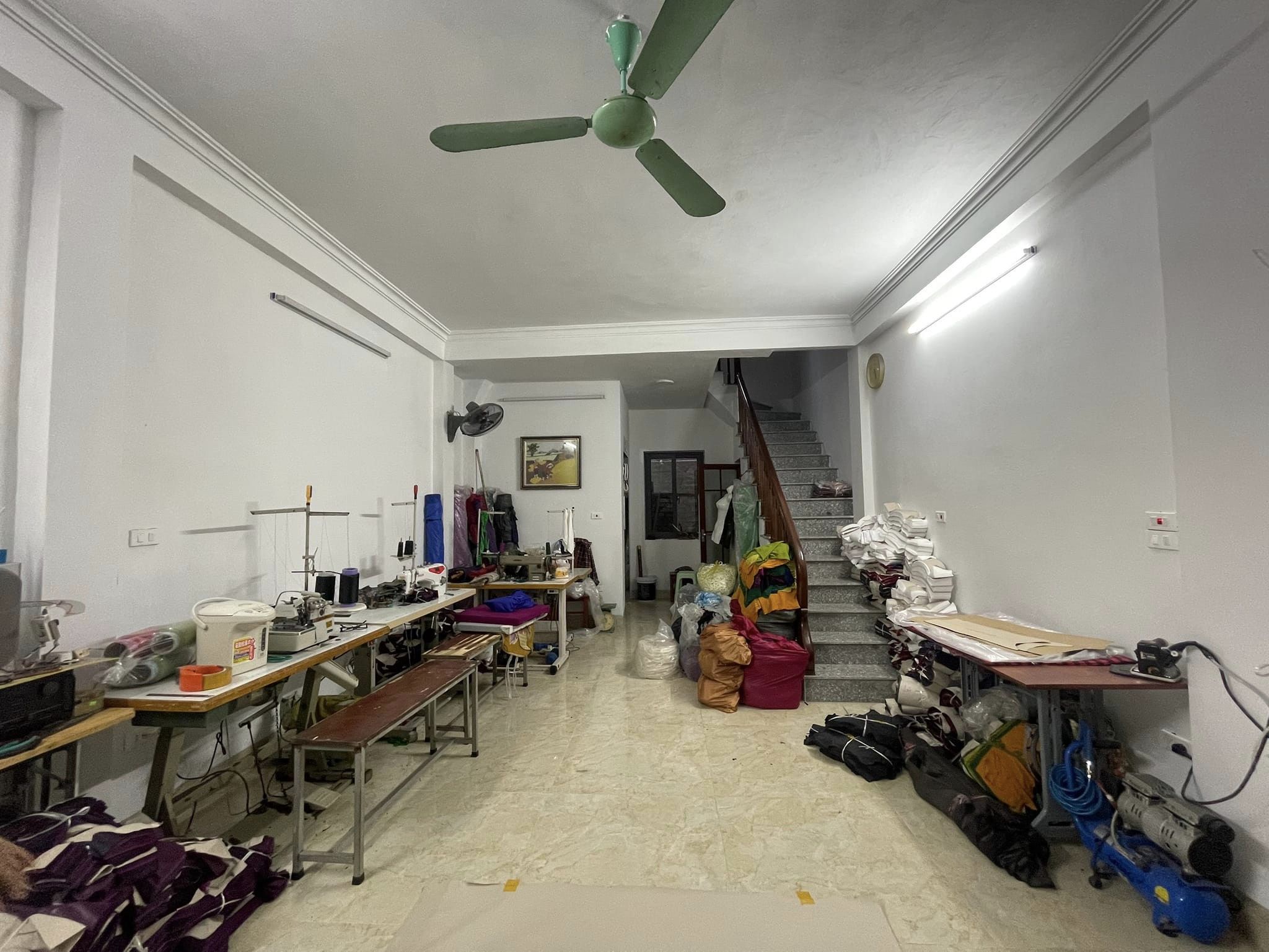 Giảm gần 3 tỷ. Chủ cần bán gấp nhà tự xây phố Trần Cung 46m2, 6T, thang máy, hơn 7 tỷ.