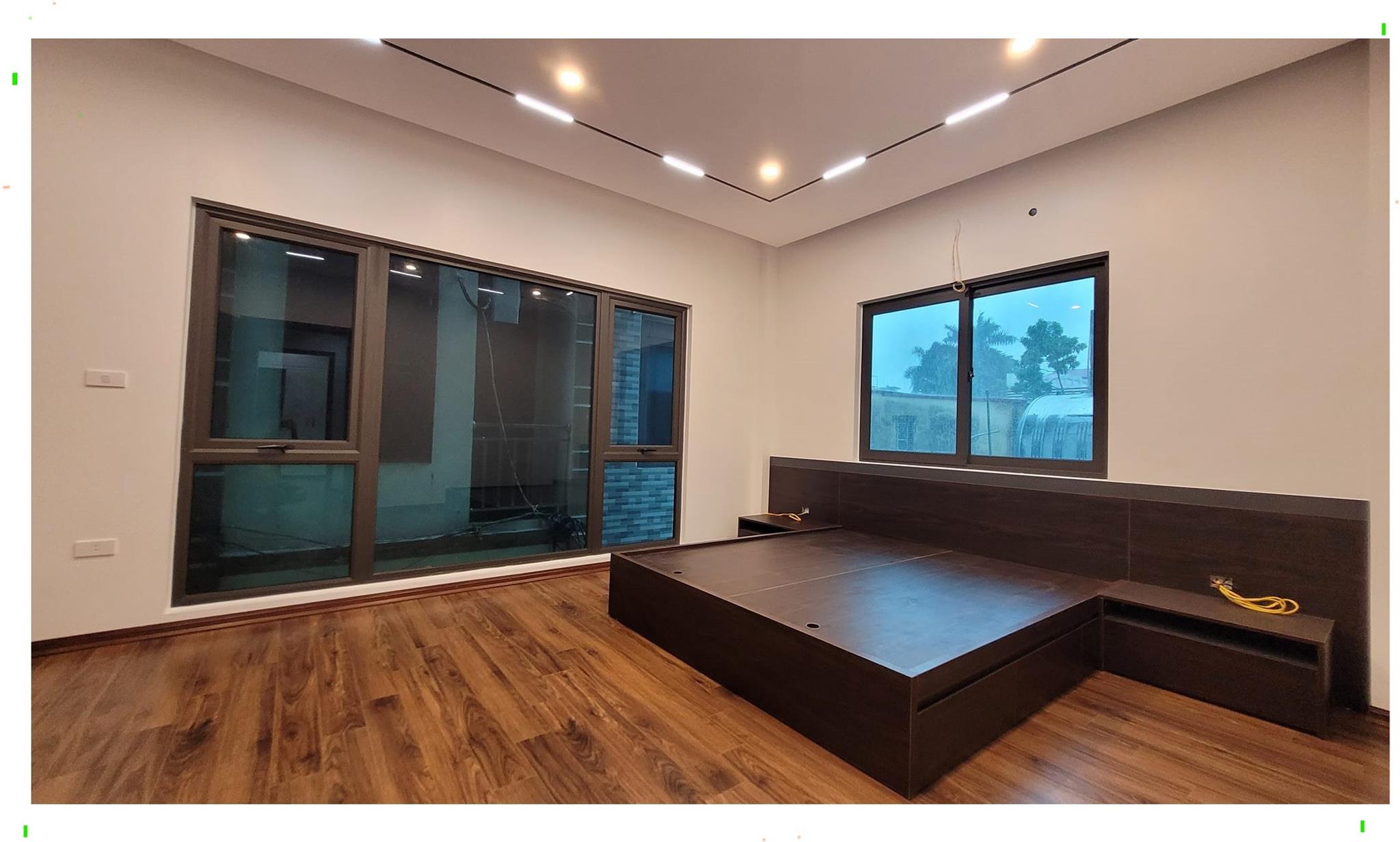 BÁN NHÀ PHỐ TRẠM, LONG BIÊN 59M 5 TẦNG 5 TỶ NHÀ ĐẸP, Ô TÔ ĐỖ CỬA.