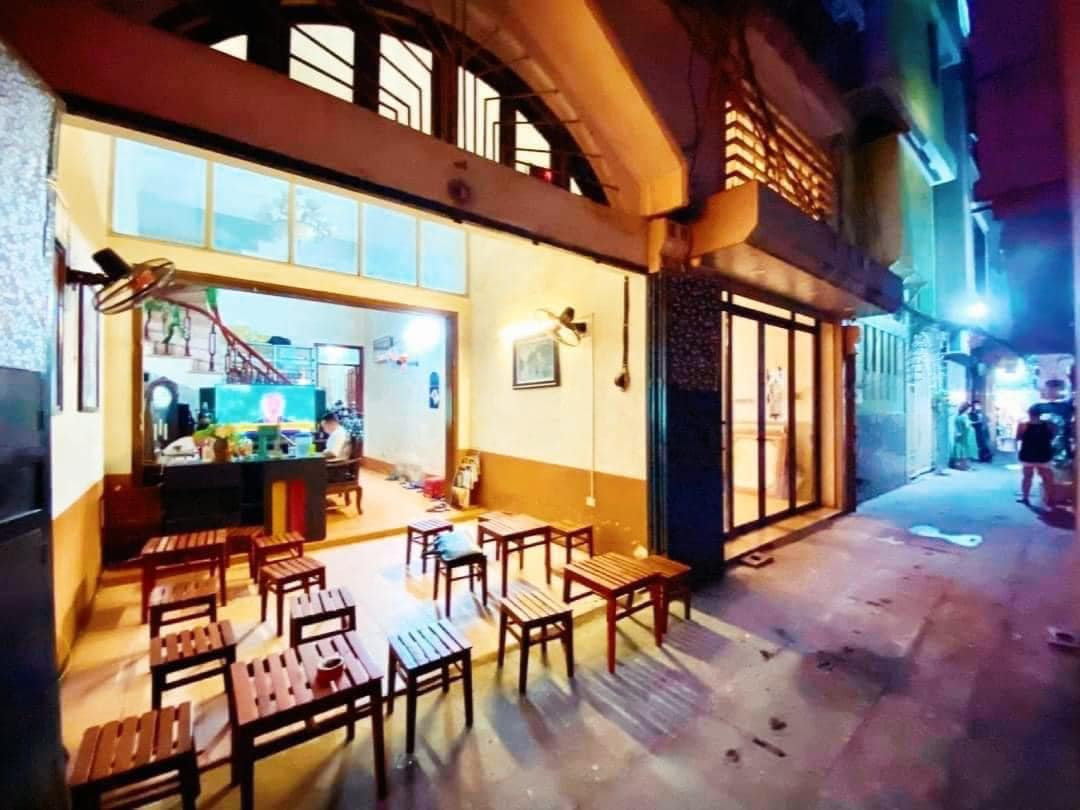 Nhà ĐỘI CẤN kinh doanh, nhà ngõ nông thẳng rất gần mặt phố