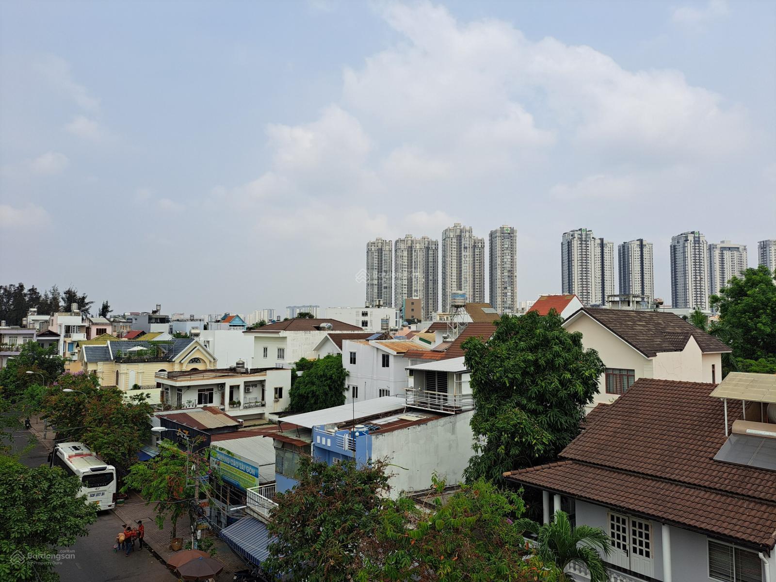 Nhà MTKD sầm uất đường Phú Thuận, Q7, 2 tầng.