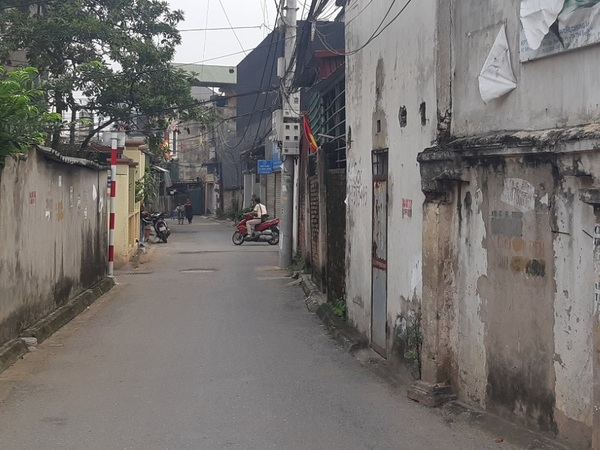 Mua bán nhà Bát Khối ở trong ngõ to, ô tô vào có giá từ 80 - 160 triệu đồng/m2