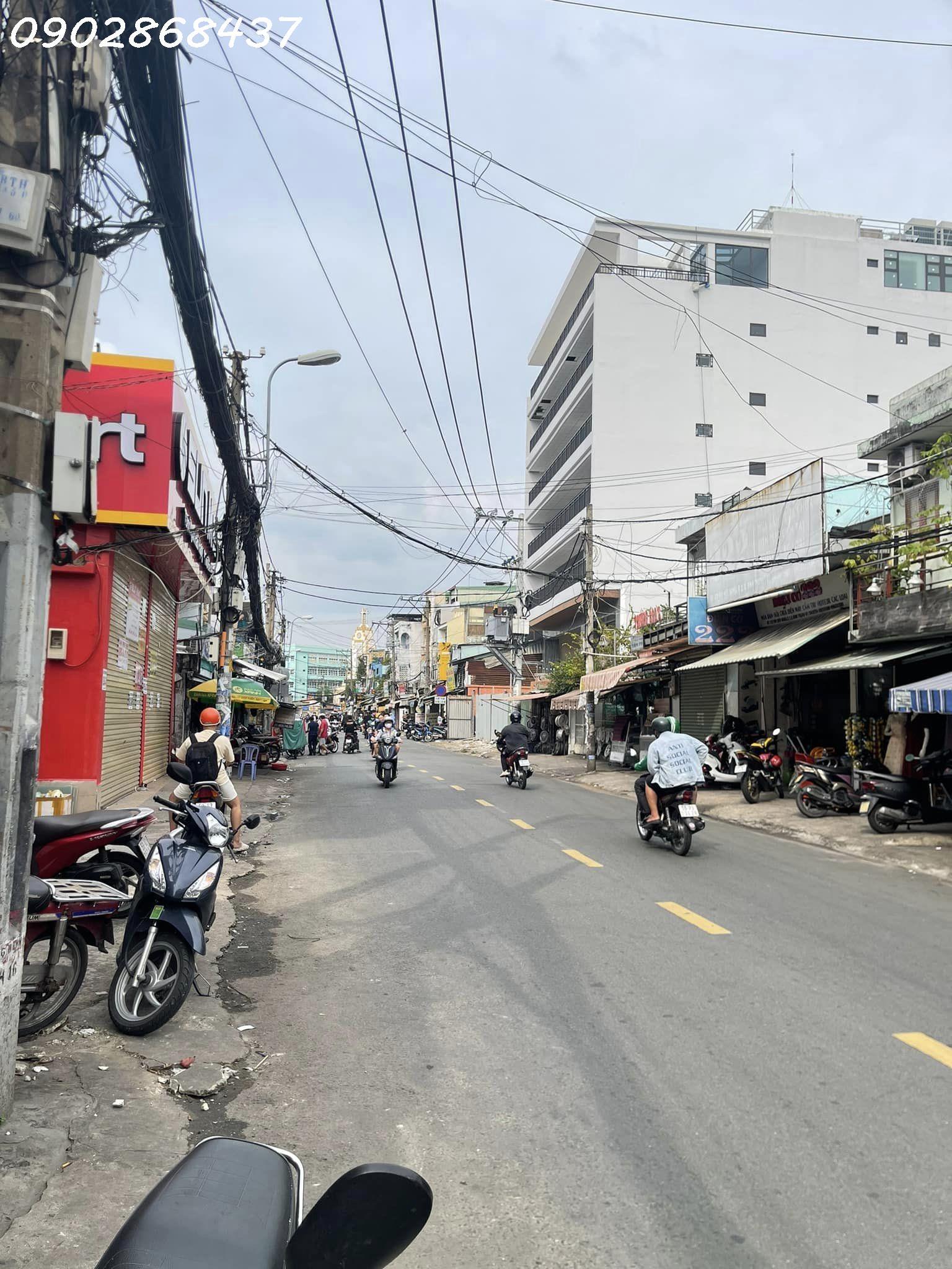 Siêu Phẩm, Bán nhà mặt tiền đường Linh Trung, Thủ Đức, DT 92M2, 4T, Giá Chỉ 9,2 Tỷ Ngay chợ Linh Trung