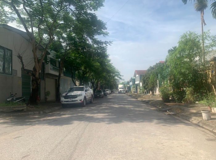 Các nhà riêng trong ngõ 531 Bát Khối có giá bán từ 100-120 triệu đồng/m2