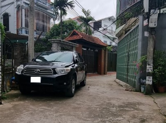 Mua bán nhà ngõ 565 Bát Khối có ngõ rộng, ô tô vào nhà có giá từ 115 triệu đồng/m2