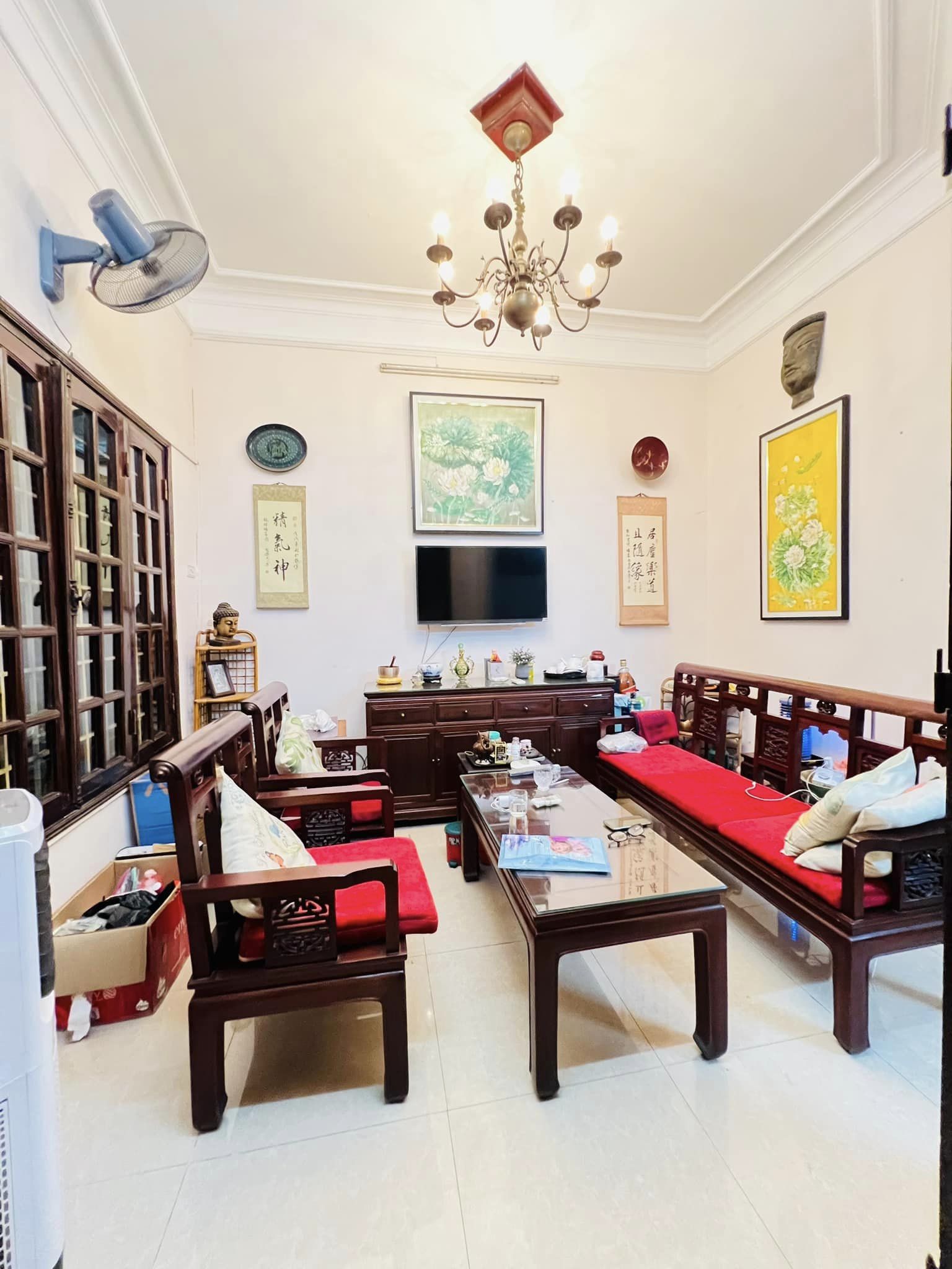 Bán nhà Xã Đàn 60m Sau mặt phố Mặt tiền rộng Giá cực tốt.