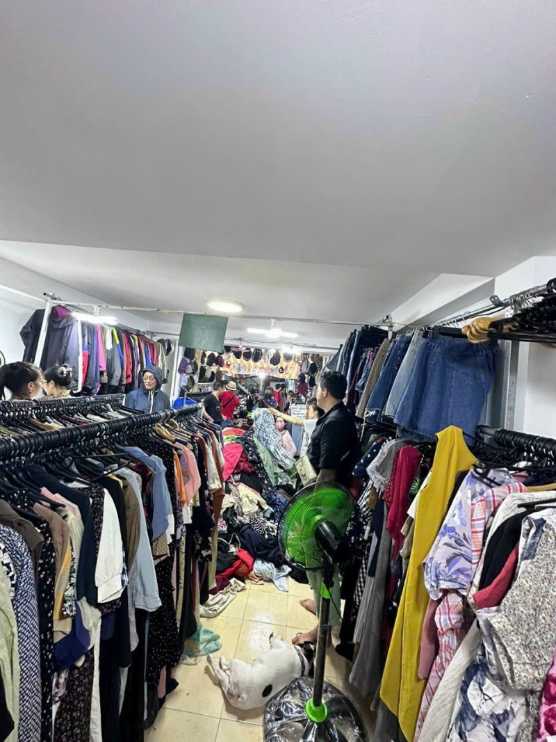 Bán Nhà Mặt Tiền Chợ Hoàng Hoa Thám Kinh Doanh Sầm Uất, 4 Tâng 3.9m x 12 m, 47m2, Nhĩnh 9 Tỷ.