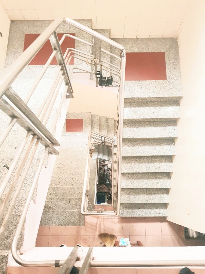 BÁN NHÀ - CMT8 - HẺM 8M - VUÔNG VỨC -5TẦNG- 9 PHÒNG DOANH THU 30TR/THÁNG - 64M2 - 12.6 TỶ..