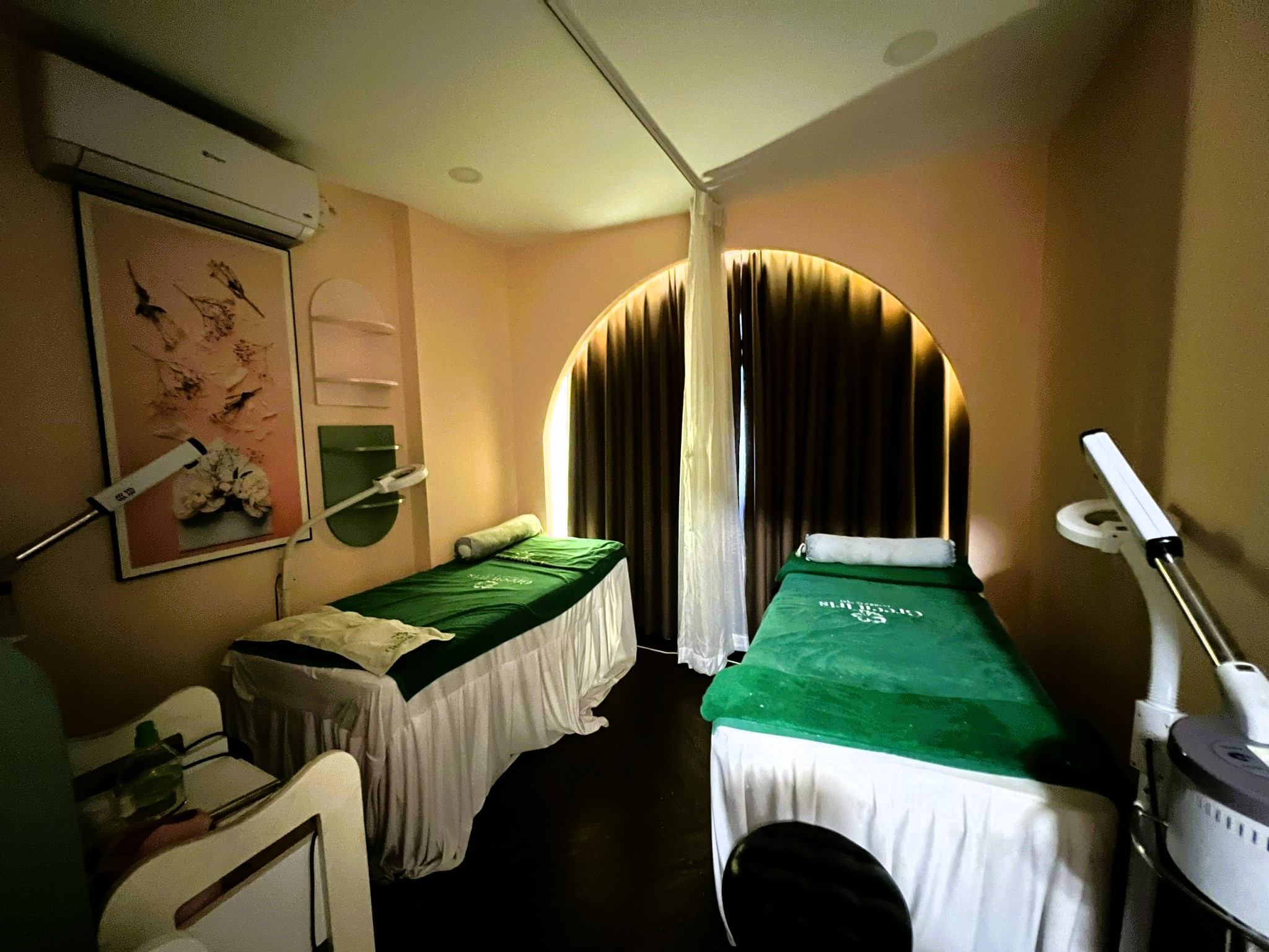 Sang tiệm spa 1T2L mặt tiền đường Tô Ngọc Vân Linh Đông