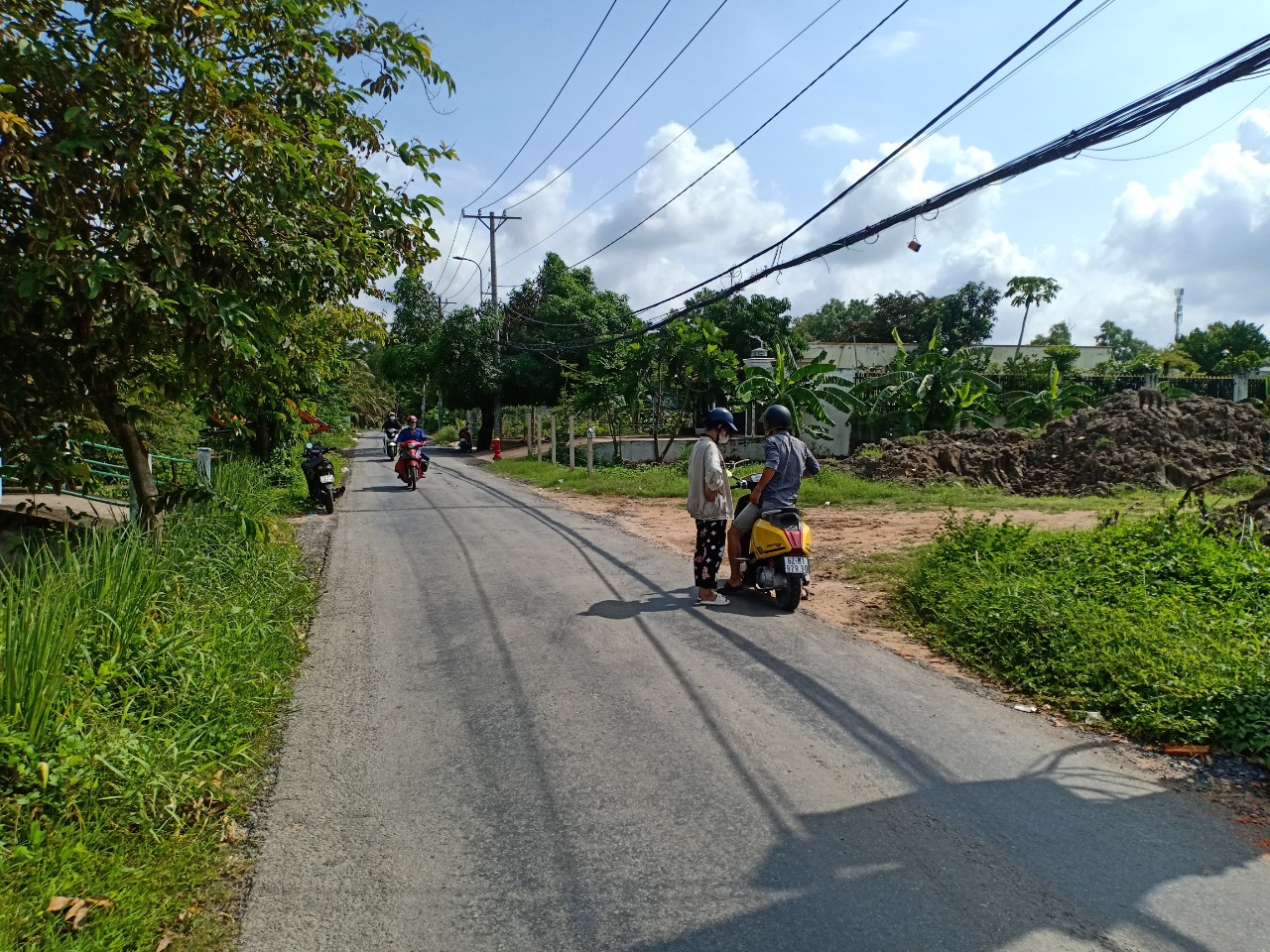 Bán thửa đất mặt tiền đường T12, Tân Quý Tây, Bình Chánh, 1600m2, giá 38 tỷ..