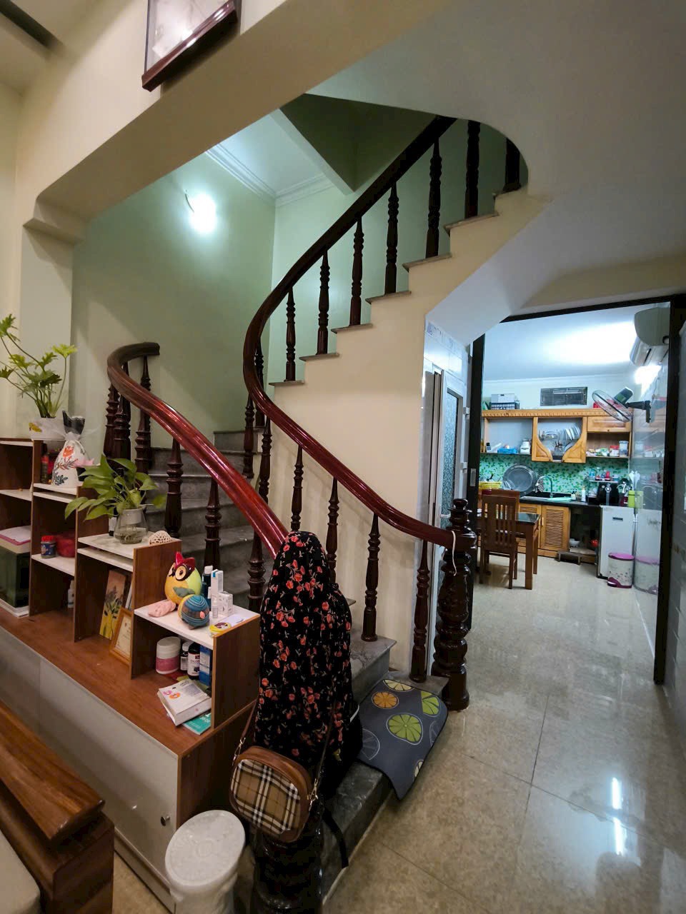 Nhà dân xây tại An Đà có sân riêng ngõ rộng 4m, ô tô vào tận cửa.