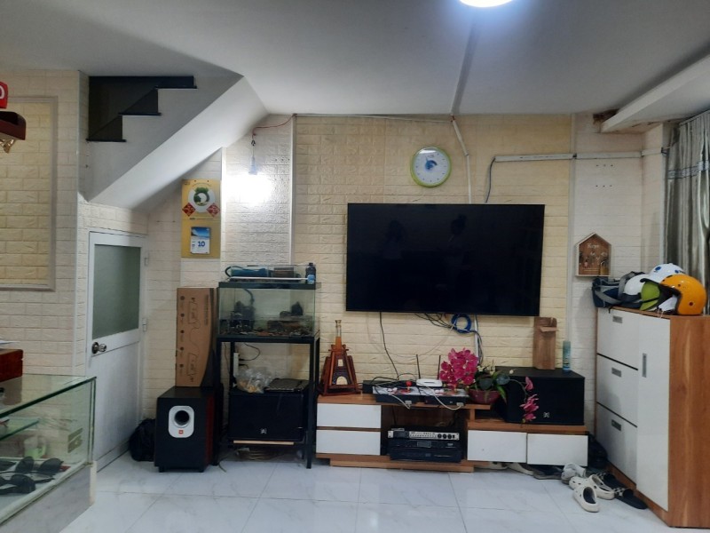 Bán Nhà Hòa Bình, Tân Phú, Ngang 5,5m, 2 Tầng, 3PN, Chỉ Nhĩnh 4 Tỷ.