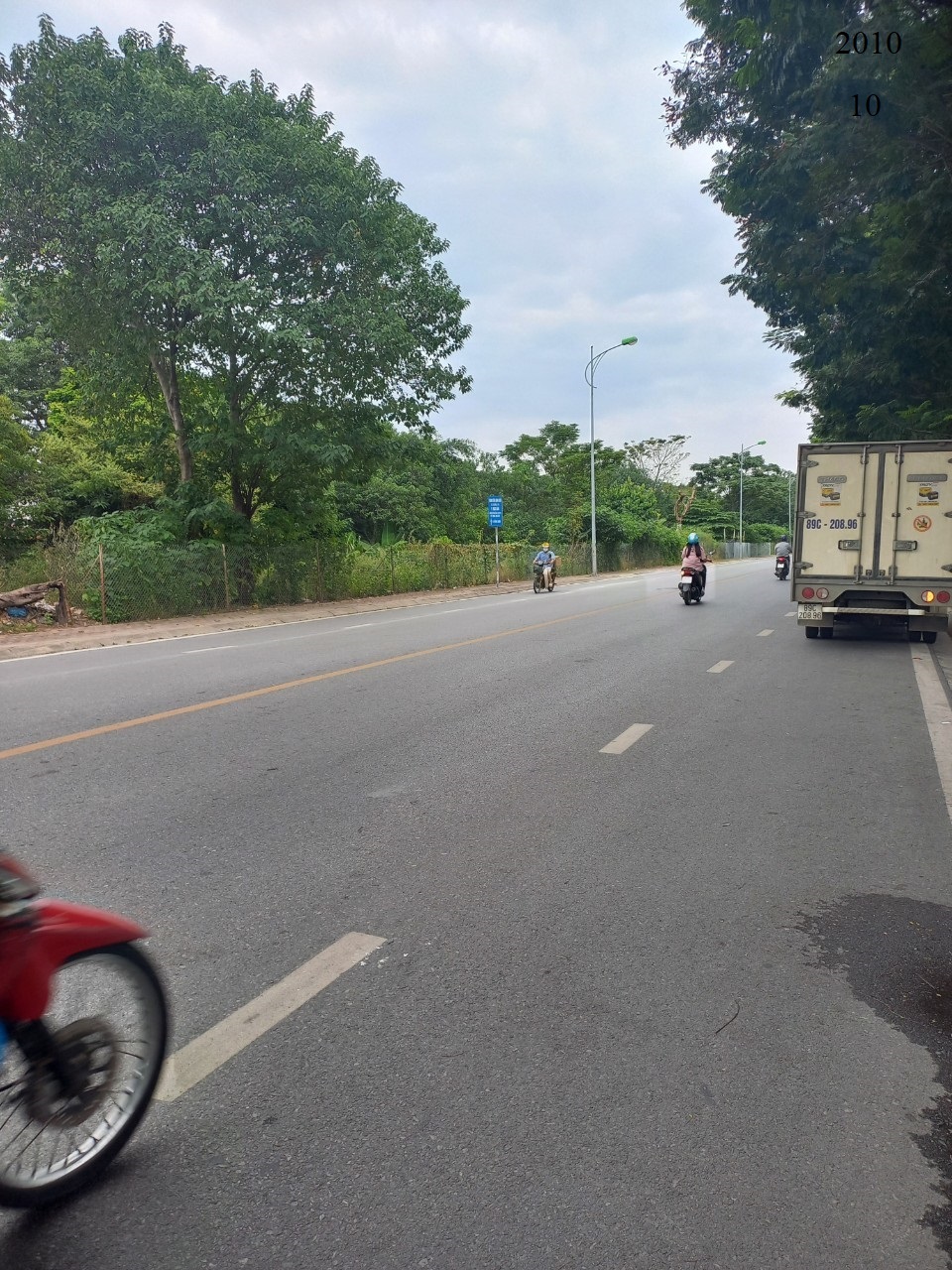 CÁCH 1 NHÀ RA MẶT PHỐ - PHÂN LÔ - 7 CHỖ VÀO ĐẤT - NGÕ TRẢI NHỰA GIANG BIÊN 105M2 GIÁ 6 TỶ.