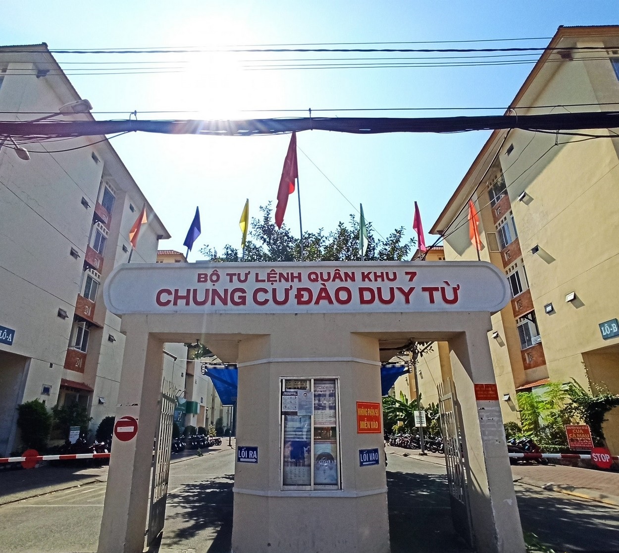 Cần bán căn hộ tầng 1 chung cư Đào Duy Từ - Đường Thành Thái, Phường 14, Quận 10.