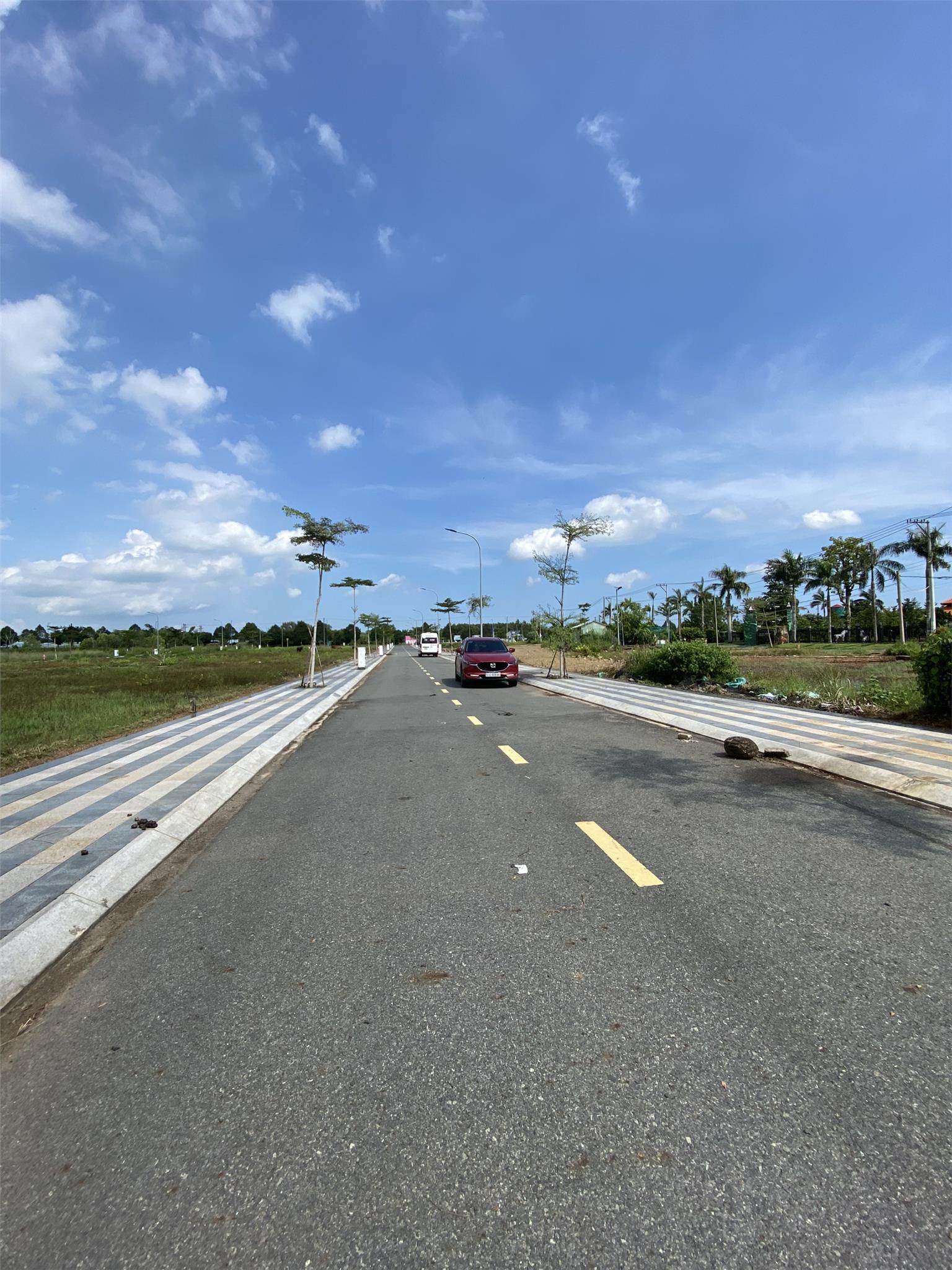 Cần bán đất MT DT52 LongTân - Đấtđỏ 6*20 giá 1 tỷ sổ sẵn công chứng ngay.