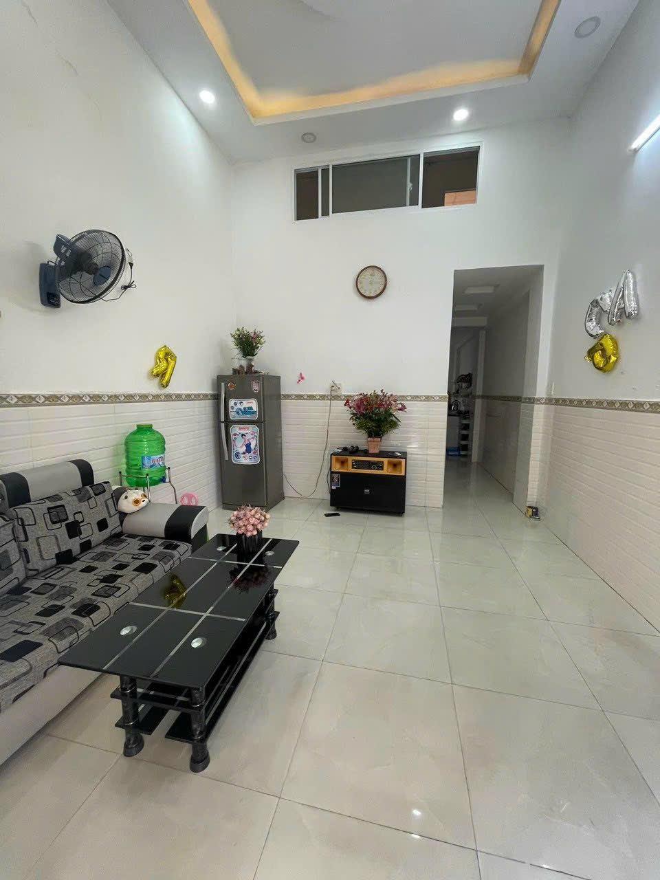 NHÀ BÁN PHAN HUY ÍCH -GÒ VẤP-HẺM 4M-Ô TÔ ĐỖ CỬA THOẢI MÁI-HẺM ĐỖ CỬA THOẢI MÁI-ĐỐI DIỆN ST EMART2 -42M2-CHỈ NHỈNH 3