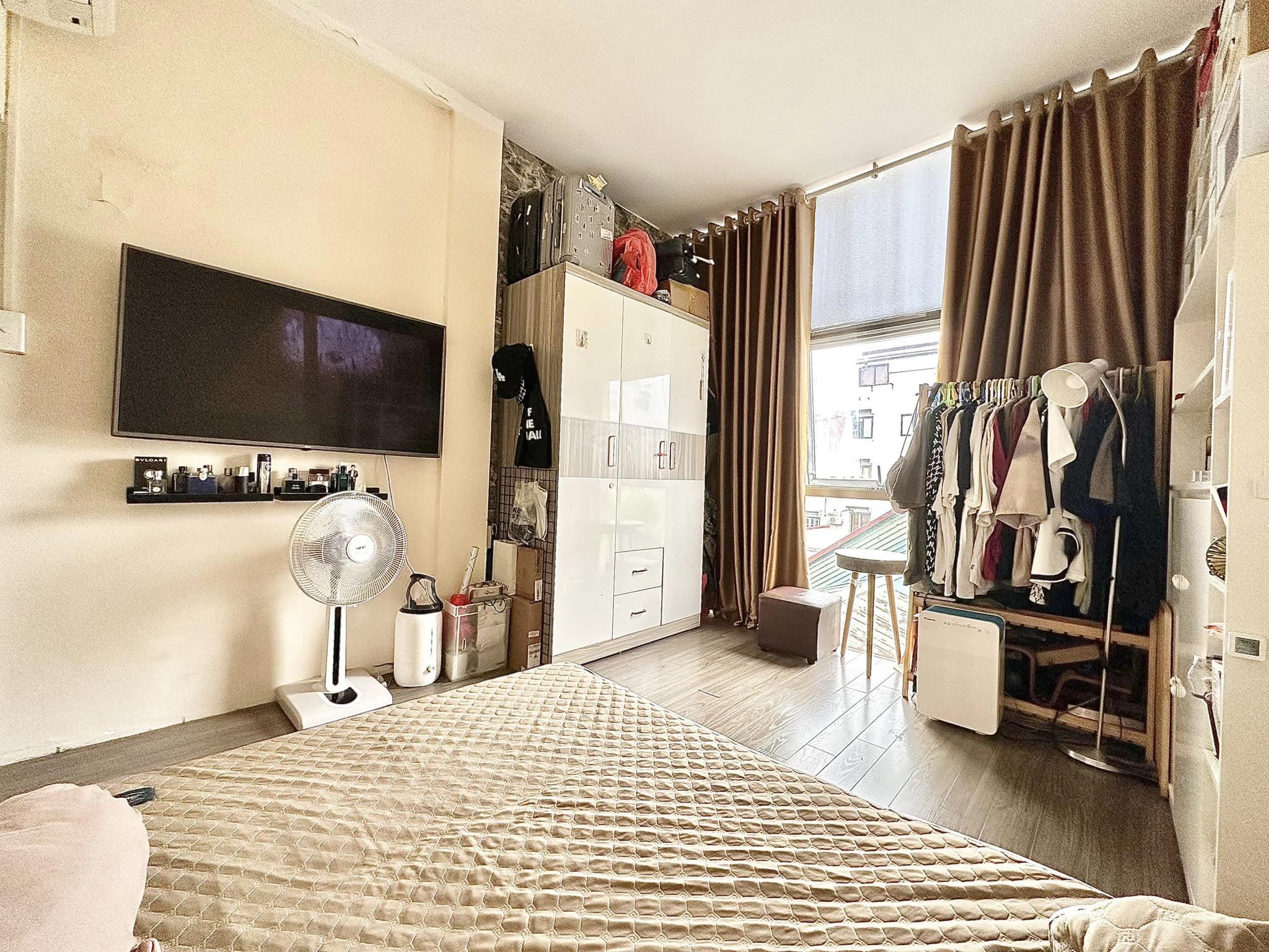 Bán Nhà Tập thể phố Nguyễn Văn Tố Hoàn Kiếm 60m 2PN Lô Góc chỉ 2.6 tỷ.