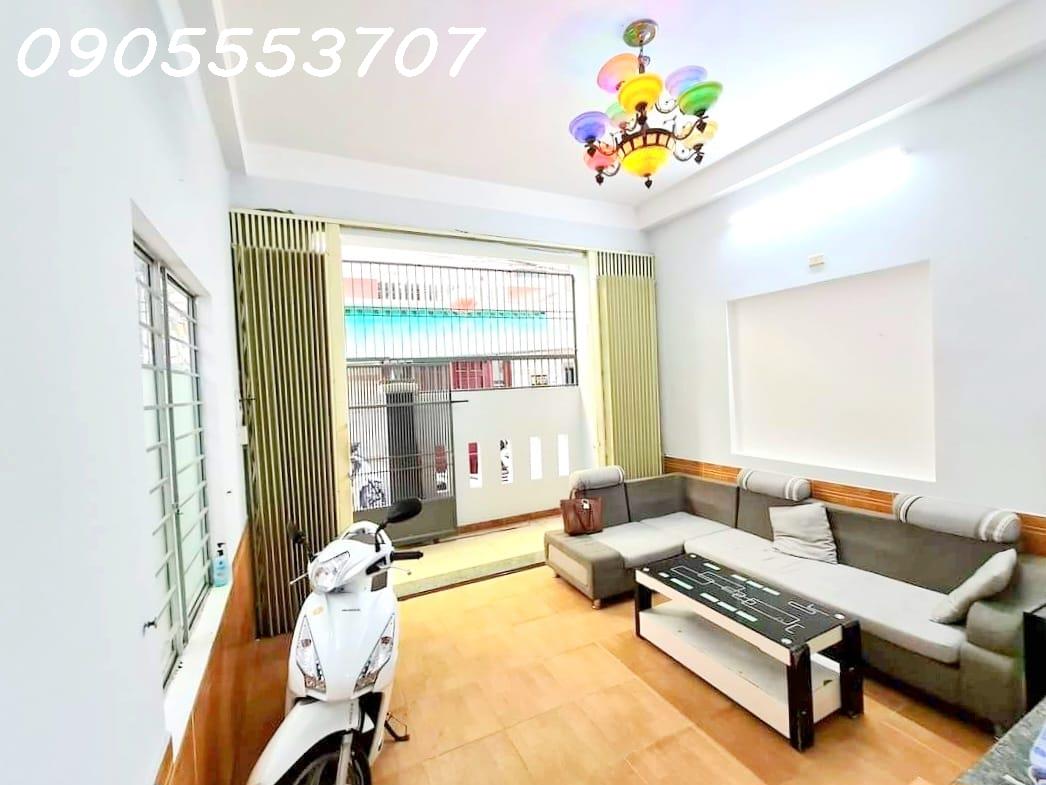 Nhà 2 tầng ngay Chợ Cồn, Đà Nẵng, Diện tích: 55m2, gần đường chính. Giá chỉ 2,x tỷ.