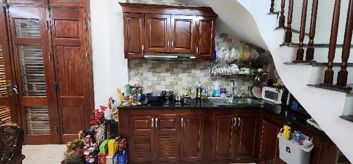 Bán nhà Lò Đúc Hai Bà Trưng sát phố Giá 4 tỷ +DT: 28m2 x 5 tầng