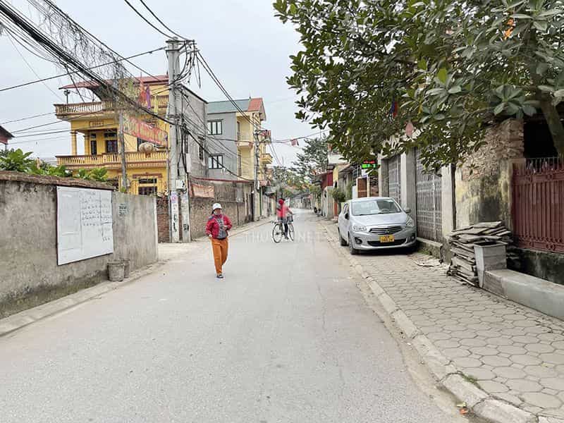 Cần bán 72m2 đất view hồ thôn Gia Tất A, Kim Sơn, Gia Lâm. Đường thông thoáng rộng 5m.